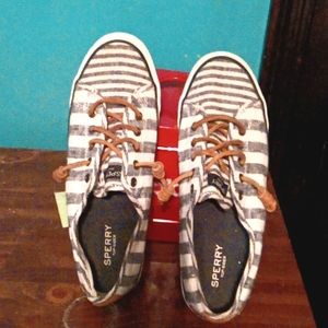 Women's 8 M Sperry top-siders shoes